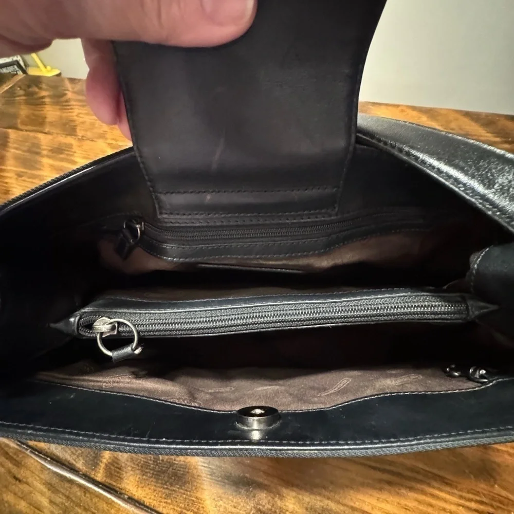 Coach Mercer Nylon & Leather Shoulder bag Blackl. Authentic